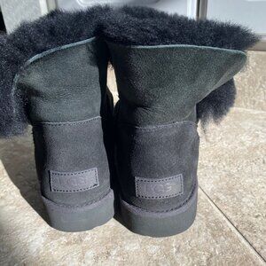 BLACK UGG CLASSIC CUFF MINI BOOTS SZ 10 NEW!